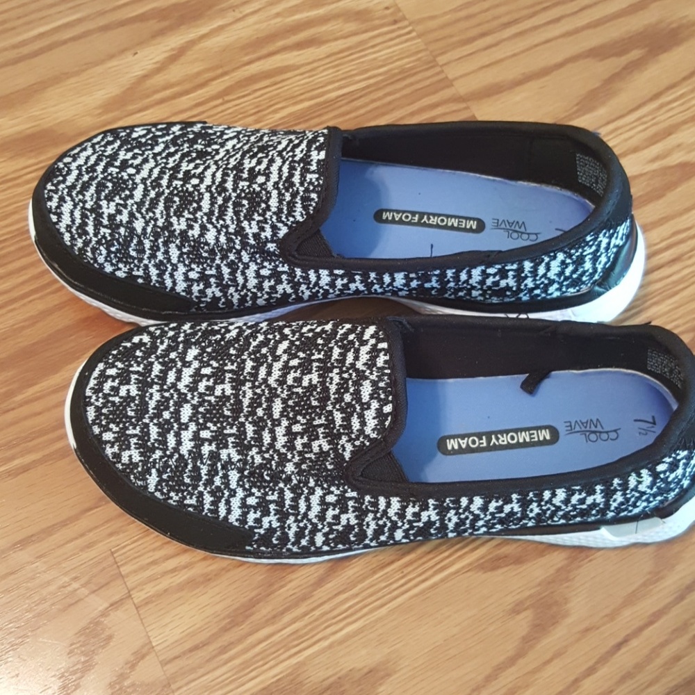 Shoes, new without tags